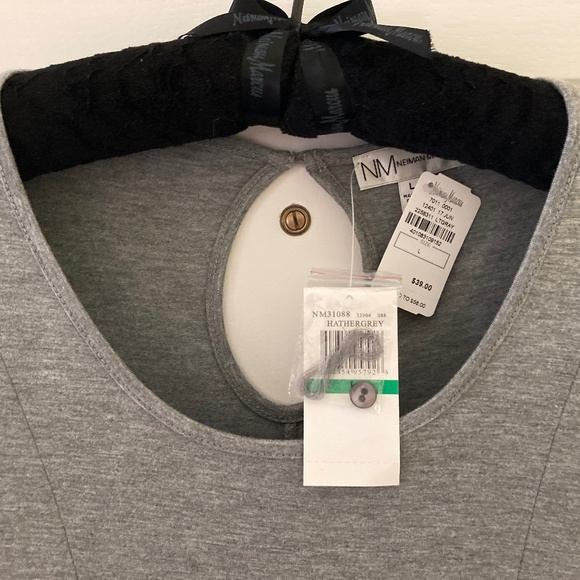 Neiman Marcus Short Sleeve Keyhole Back Top/Heather Gray/L/NWT/ON SALE $25! - Picture 2 of 3